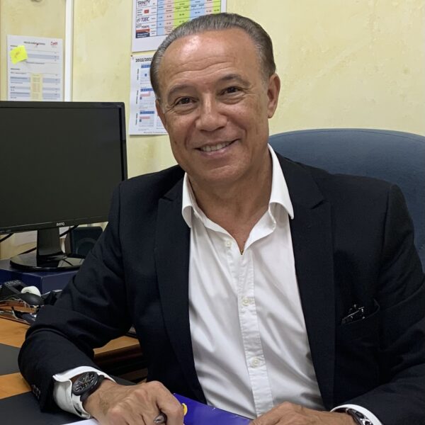 Carlos Molinero fundador de Dundeeschool